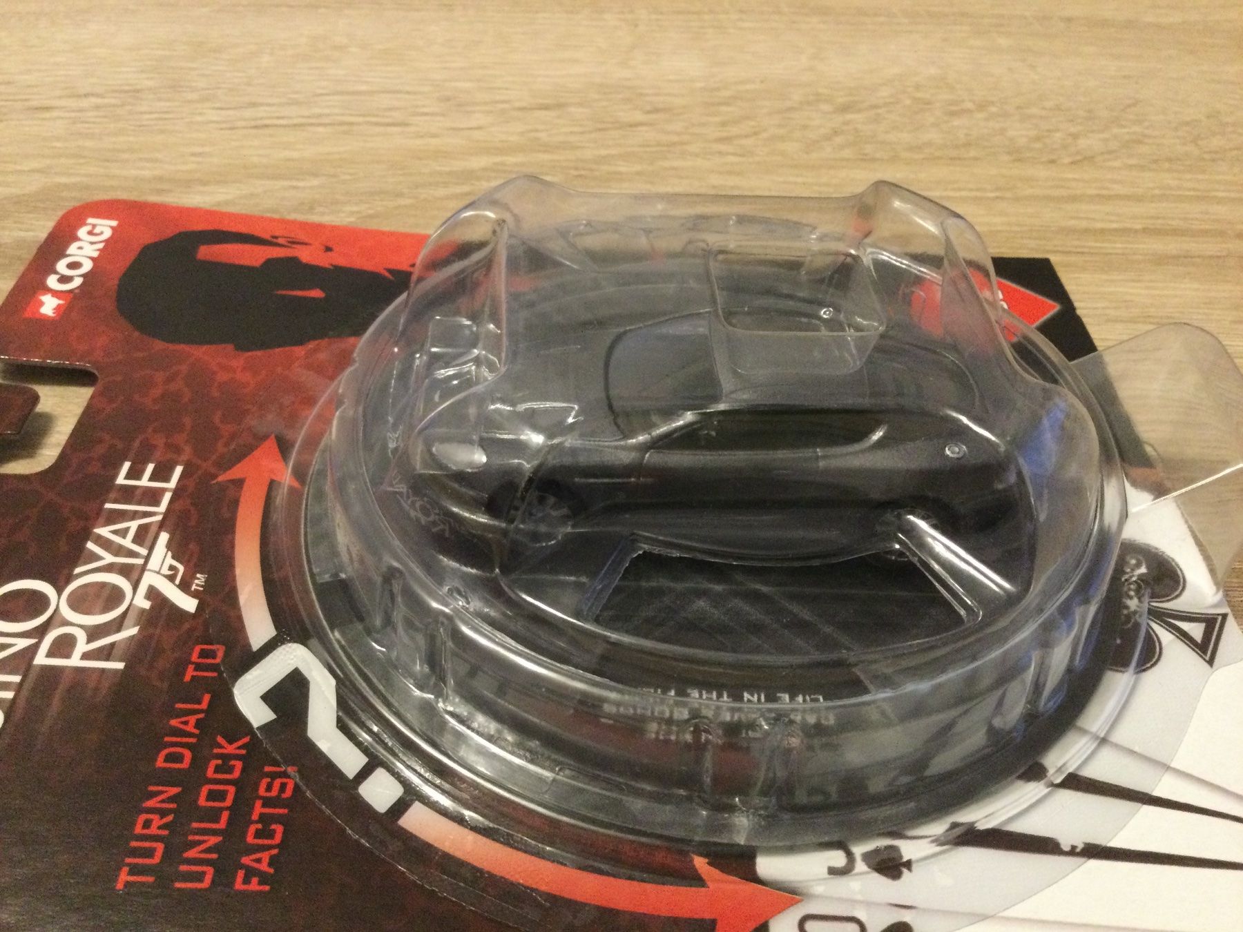 Corgi Toys Modellini d'auto: Aston Martin DBS James Bond Corgi – Nuovo e nell'imballaggio originale da Mezzovico venduto da Herbie53 2