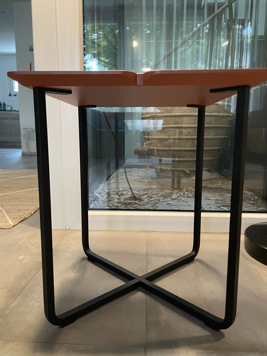 Tavoli: Table d’appoint en bois – Usato da Cressier NE venduto da davidneuch 1