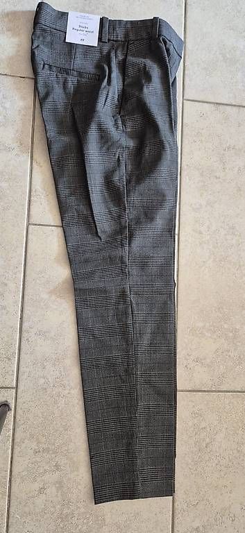 H&M Pantaloni: Pantalon cigarette neuf H&M t.34 – Nuovo e nell'imballaggio originale da Ste-Croix venduto da kar_9x7w 2