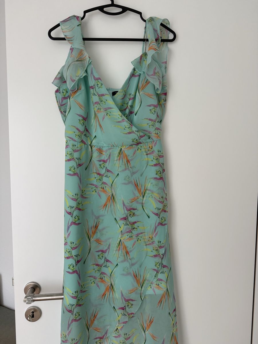 Vestiti: Floral soft green dress – Nuovo (secondo la descrizione) da Binningen venduto da eli_9psr 5