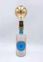 Lampada Eco-Friendly in Bottiglie di Gin Malfi rosa