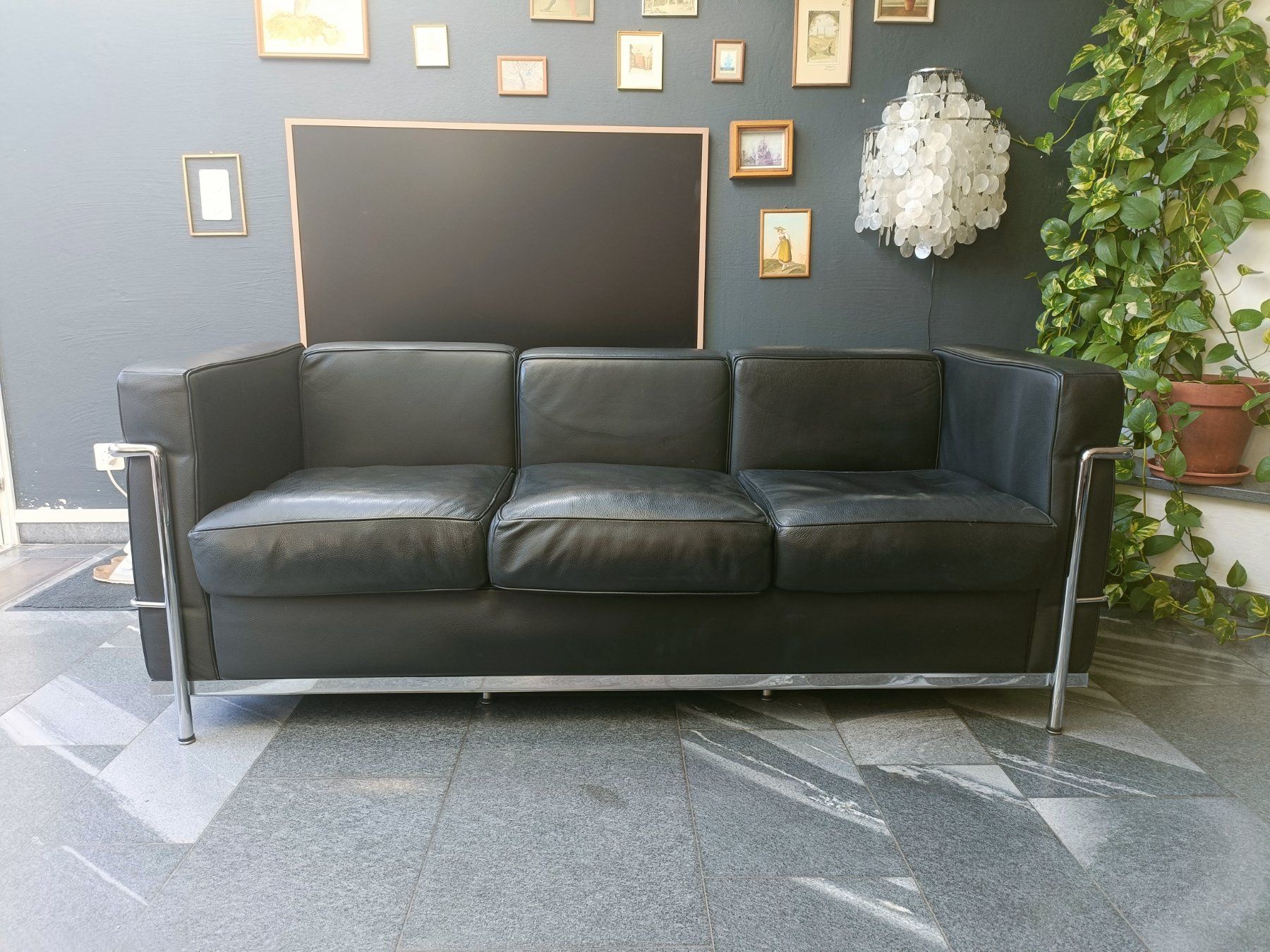 Le Corbusier Divani: Le Corbusier LC2 Sofa Replica – Usato da Schmitten FR venduto da oldtimer82