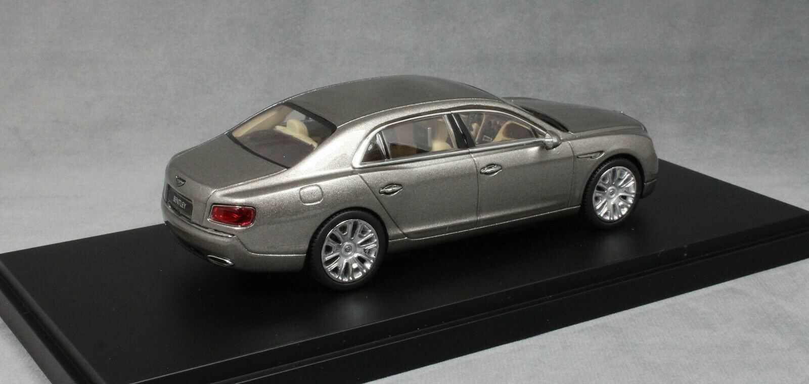 Kyosho Modellautos: Bentley Flying Spur W12 – Neu und originalverpackt aus Flawil von Imperiosud 3