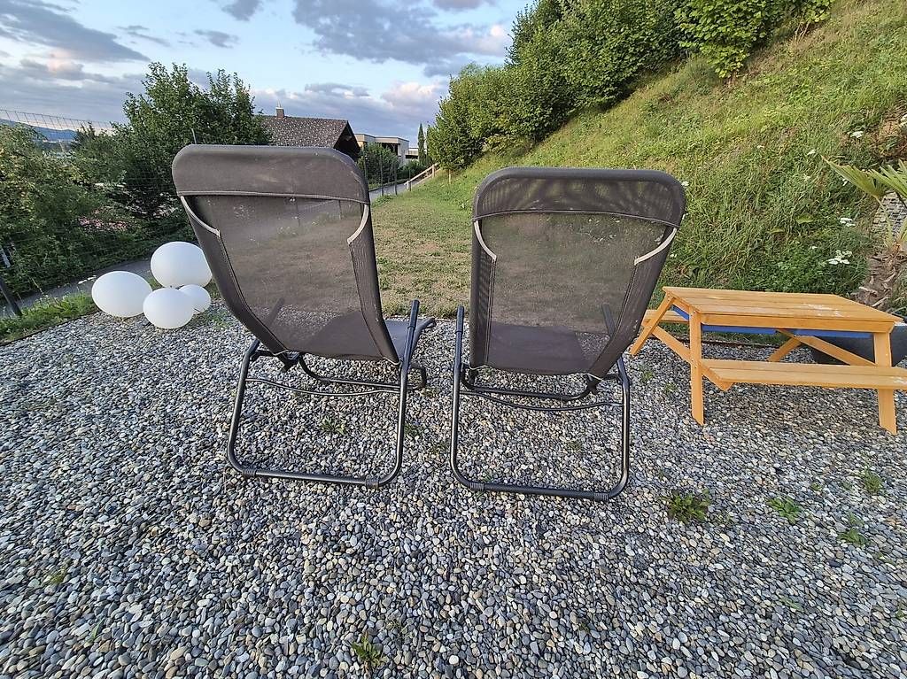 Liegen & Liegestühle: 2 bequeme Gartenliegen – Gebraucht aus Rothrist von Ed10 2
