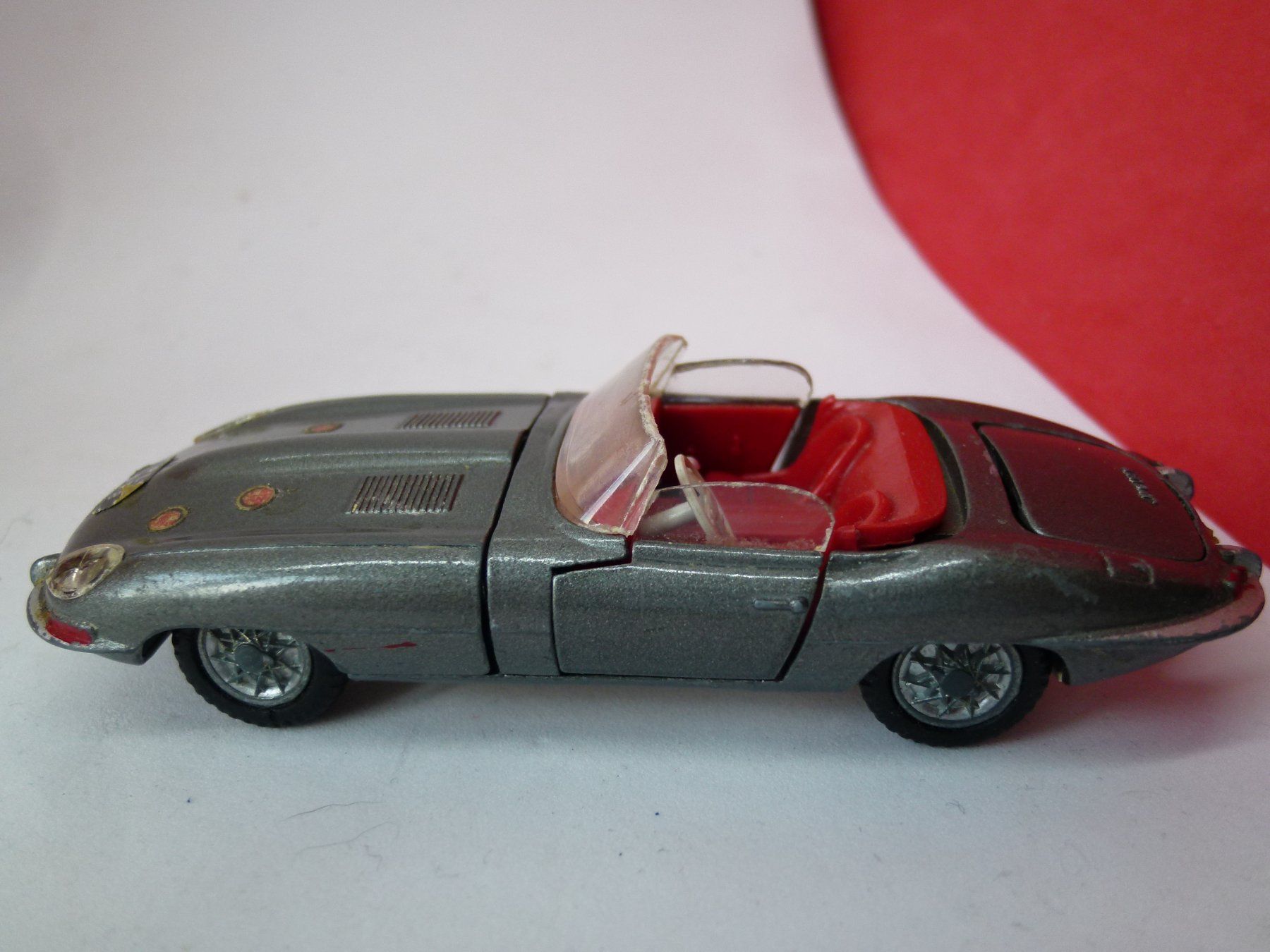 Tekno Modellini d'auto: Tekno - Jaguar E - silber - % % Ausverkauf %% – Usato da Reiden venduto da Aston2 2
