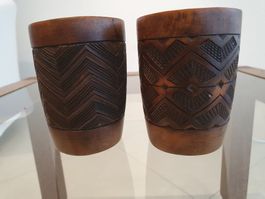 Hand geschnitzte Holzbecher aus Zentralafrika; Kongo