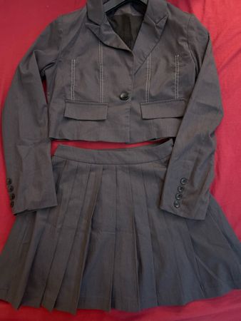 ensemble Veste courte + jupe plissée, taille S
