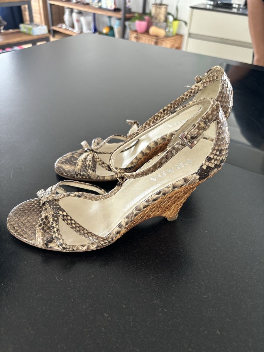 Damenschuhe: Authentic Prada Pumps – Gebraucht aus Buchrain von Mr.Kim 2