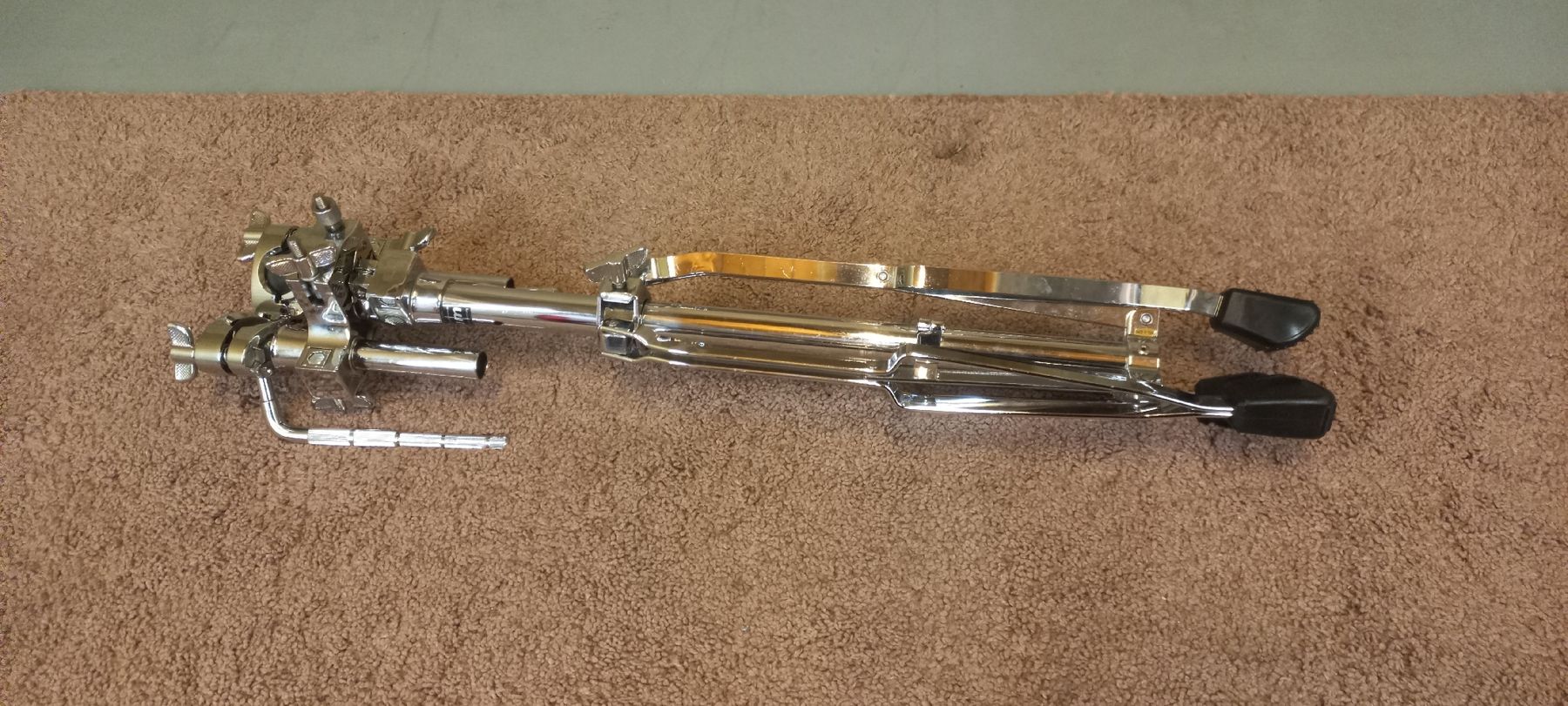 Thomann Strumenti musicali: Millenium TS-6 Double Tom Stand – Usato da Burgdorf venduto da Bang_Drums 4