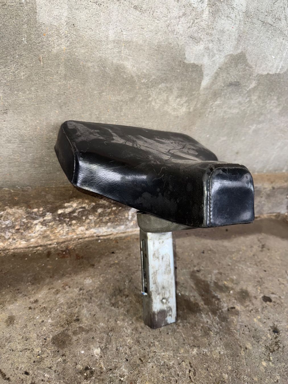 Piaggio Pièces pour mobylette: Piaggio Ciao Mofa Sattel – D'occasion à Fahrni b. Thun par berger_tuning34