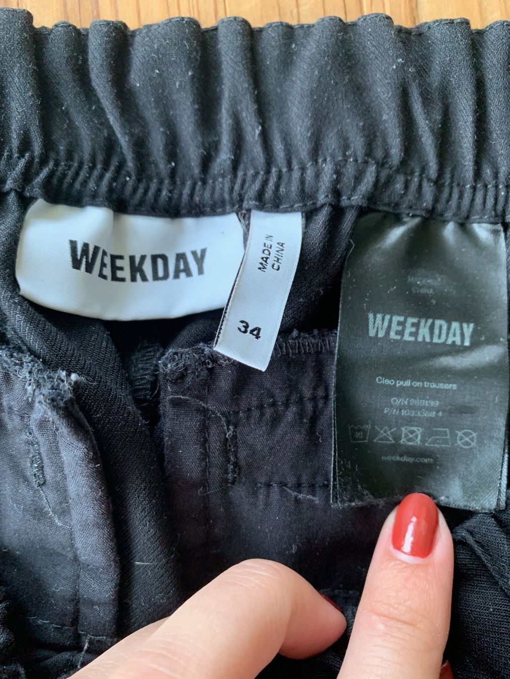 Weekday Pantaloni: Weekday Hose schwarz Gr. 34 Polyester Viskose Elasthan – Usato da Kirchdorf AG venduto da coco123 6