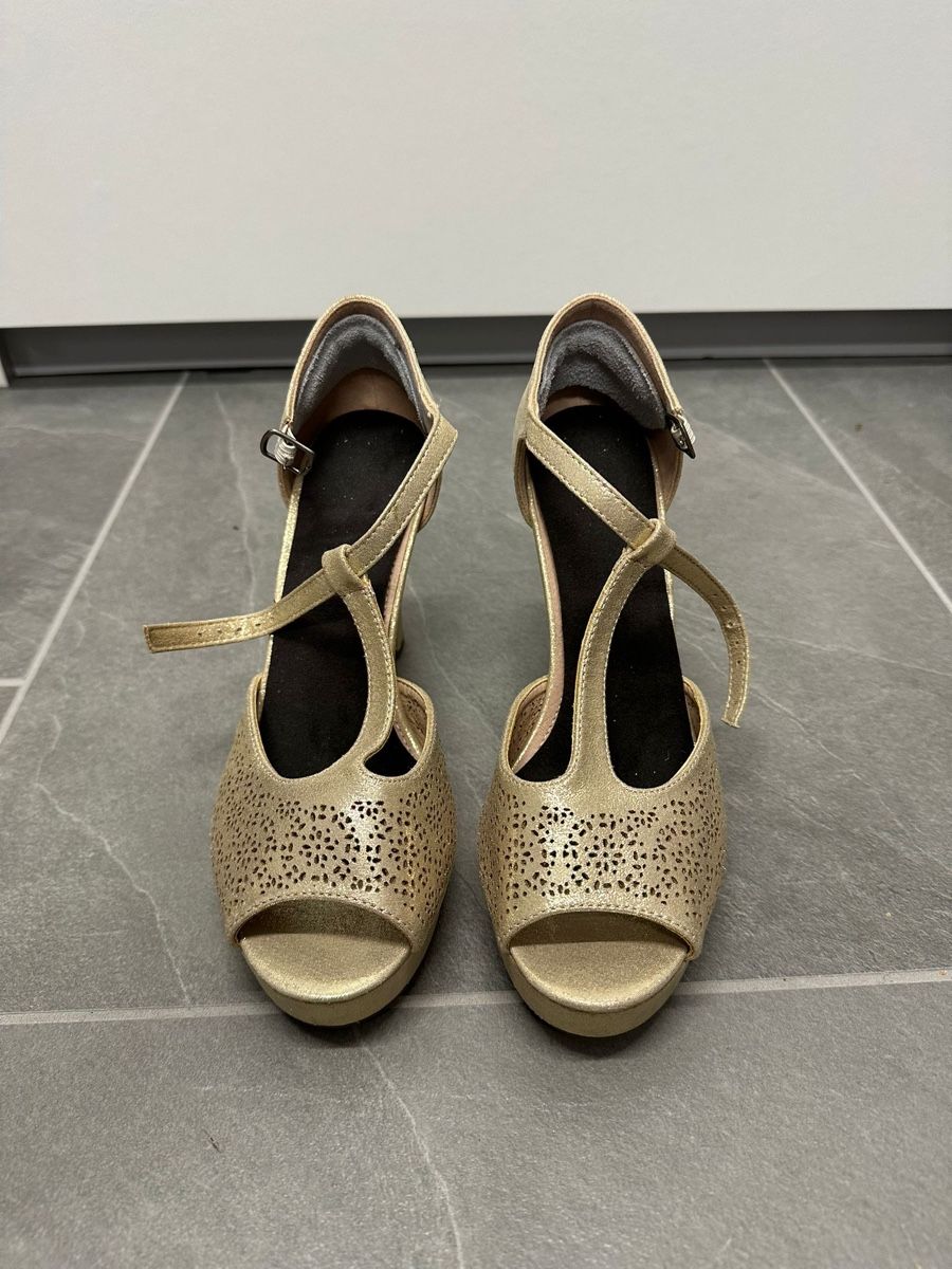 Damenschuhe: Plateau High Heels Gold - Gr. 38 – Gebraucht aus Stäfa von RedWings13 1