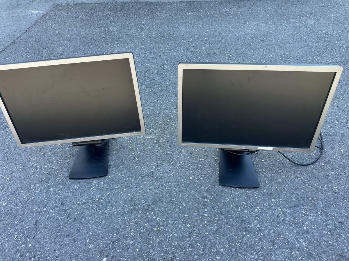 Monitor: HP Bildschirme zwei Stück  – Usato da Heerbrugg venduto da sha_6bxl