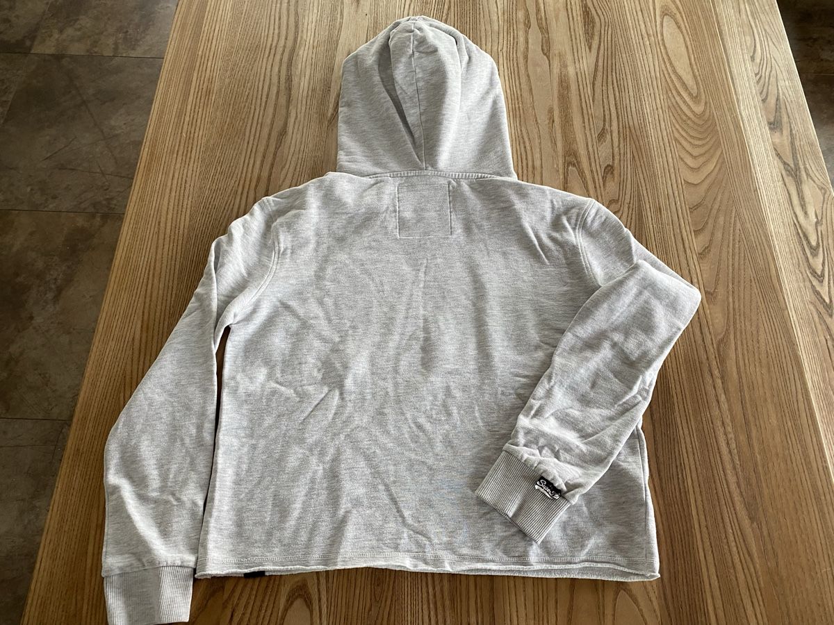 Superdry Pullover & Sweatshirts: Sweat Superdry t. M – Gebraucht aus Lonay von Ikoko 1