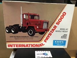 ERTL Paystar 5000 Modelbau-Set, neu