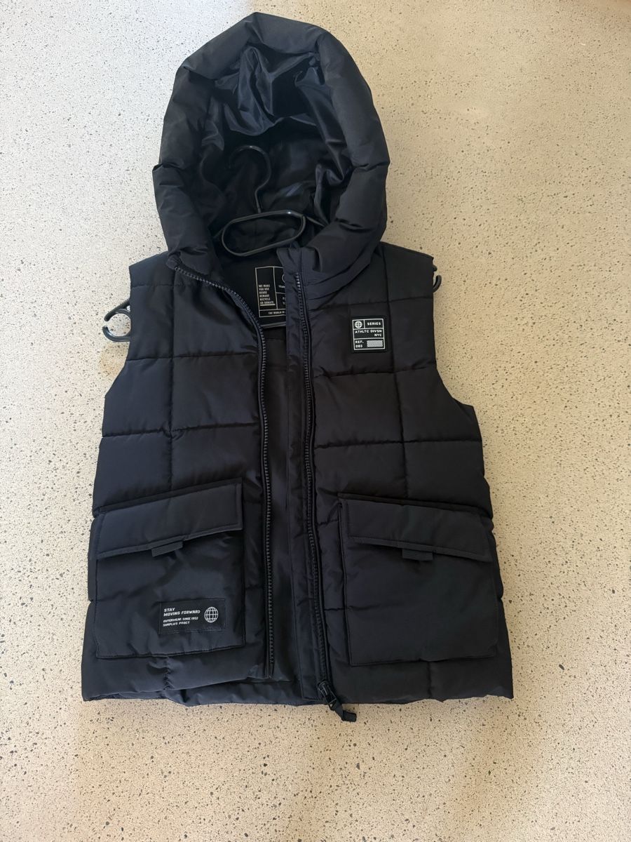 C&A Autres vêtements garçon: Gilet – D'occasion à Itingen par jessi811