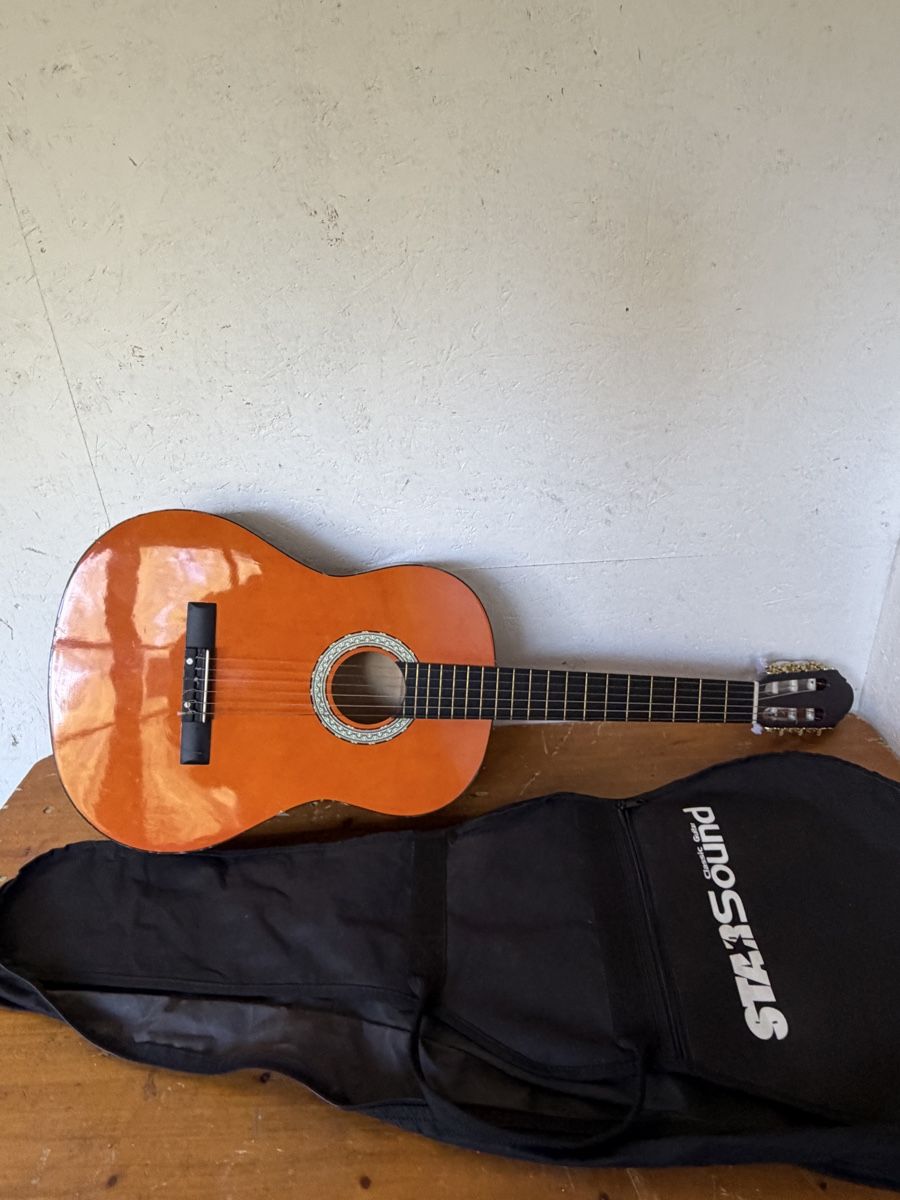 Strumenti musicali: Konzertgitarre mit Tasche – Usato da Gurmels venduto da SwissShop21 4