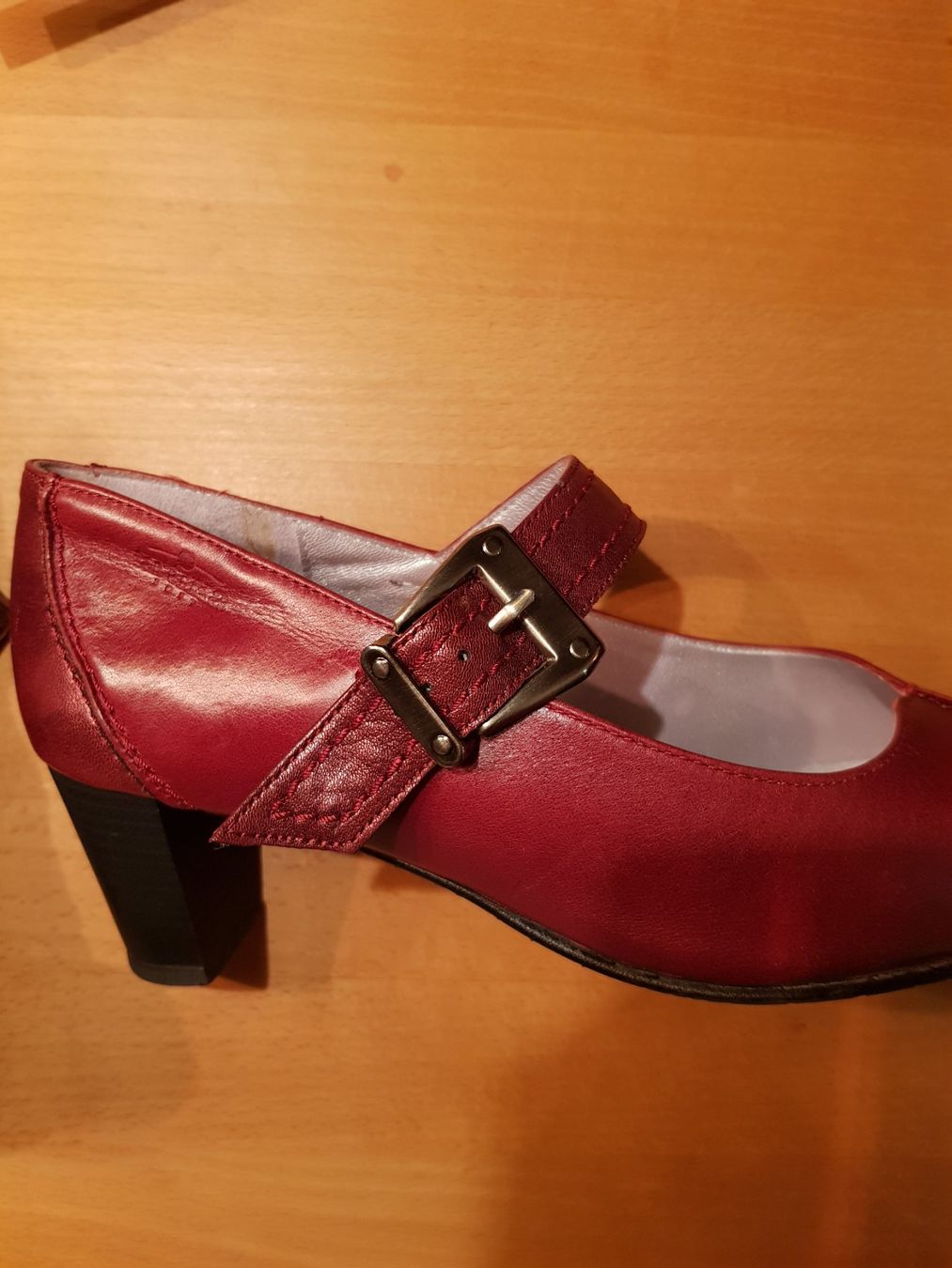 Chaussures femmes: rote Pumps Gr. 39.5, Absatz ca.6cm, Weite H – D'occasion à Menziken par FranzSteff 7