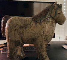 Tonpferd von Ueli Schmutz, gehört zur Serie Arche Noah