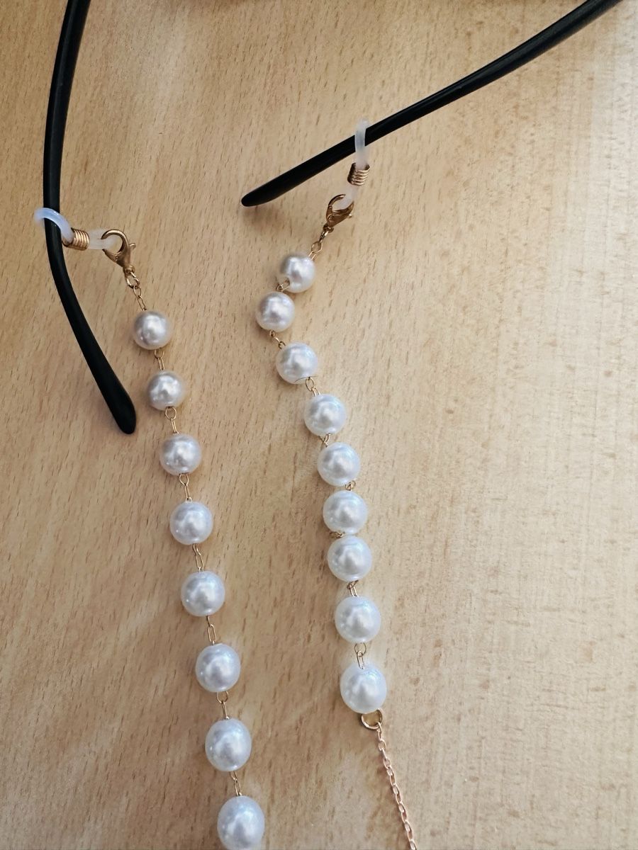 Altro in  Abbigliamento & Accessori: Brillenkette mit Perlen – Nuovo e nell'imballaggio originale da Zürich venduto da Fabrizio1978 1