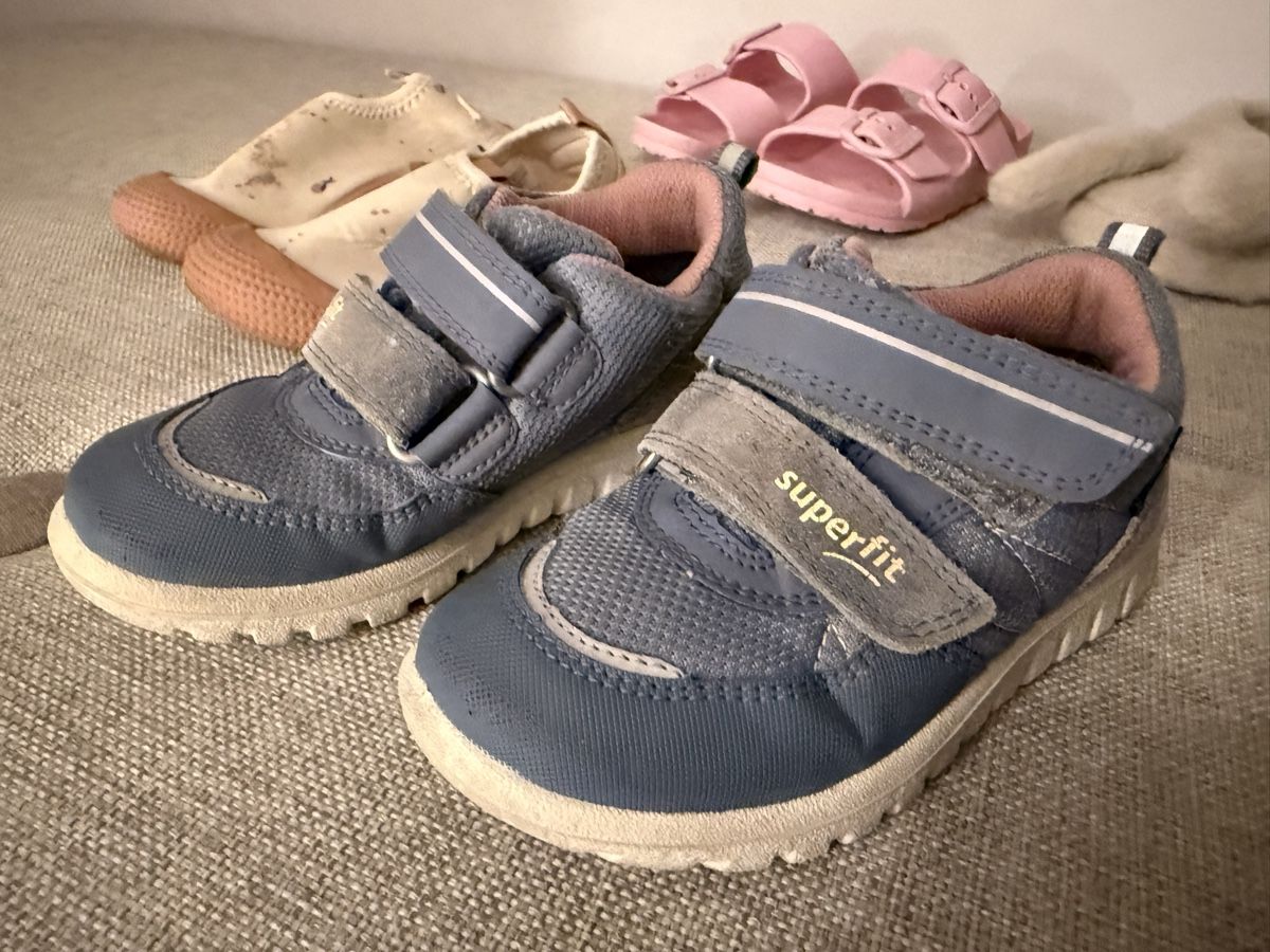 Scarpe per ragazzi: Kinderschuhe Paket Gr. 26 – Usato da Maur venduto da Heidi2.0 3
