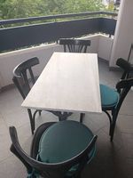Ensemble table/chaises extérieures