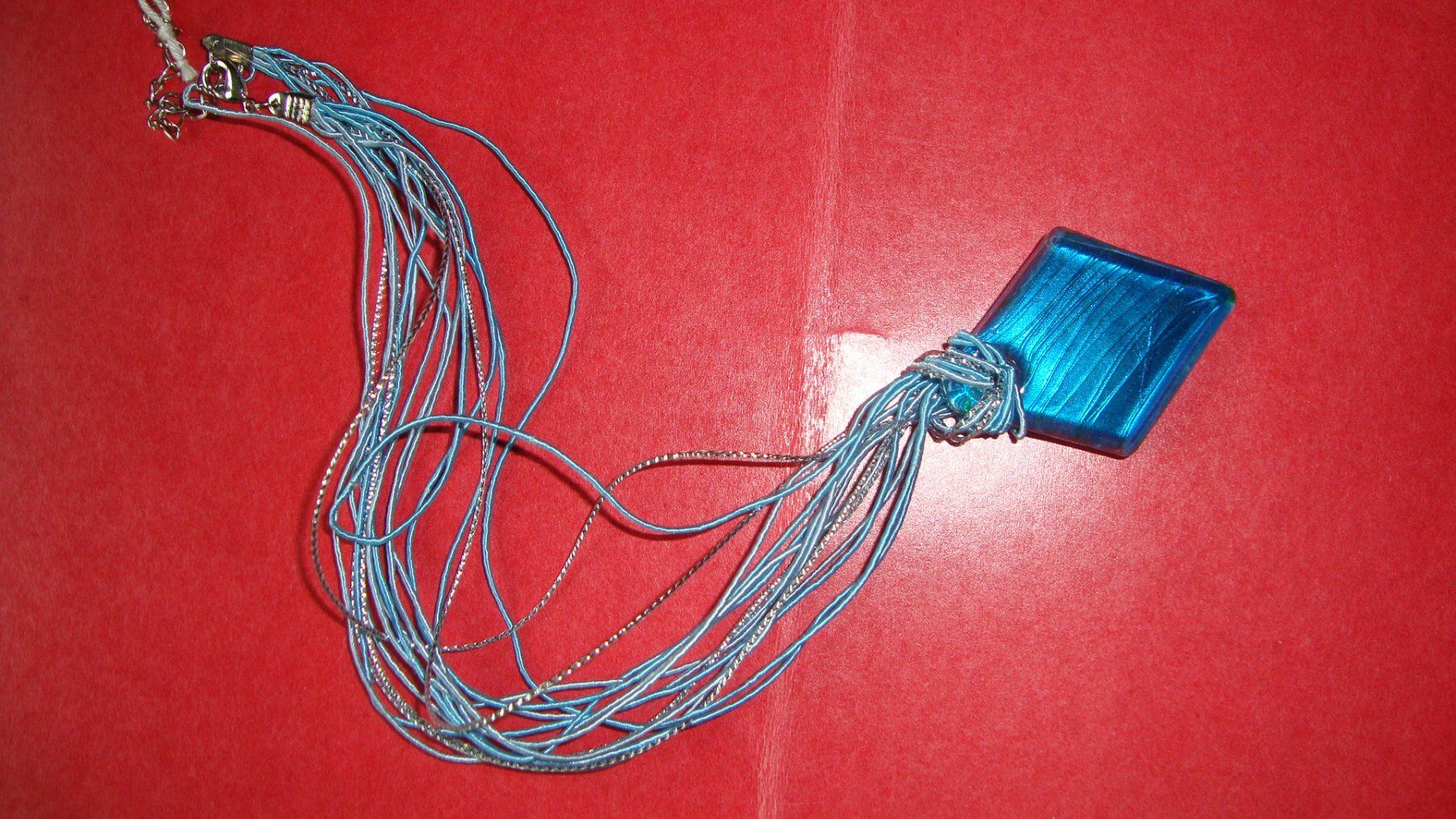Catenine: Kette mit blauem Glasanhänger – Nuovo (secondo la descrizione) da Laufen venduto da ereli