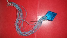 Kette mit blauem Glasanhänger