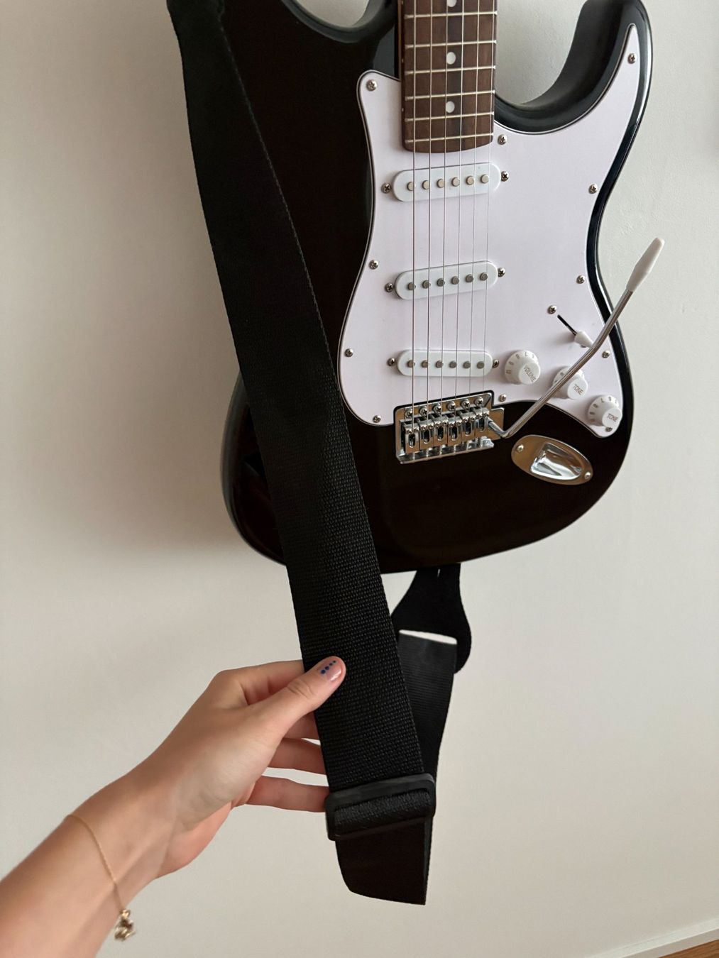 Eko Strumenti musicali: Eko E-Guitar Black – Usato da Zürich venduto da _luca_la 3