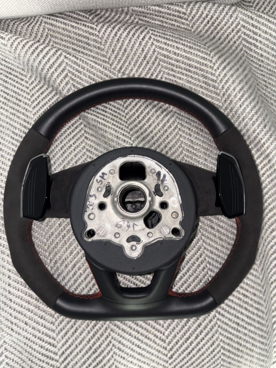 Audi Toutes les pièces auto: Original Audi RS3 8V Performance Lenkrad Alcantara Leder – D'occasion à Seltisberg par cce_s768 3
