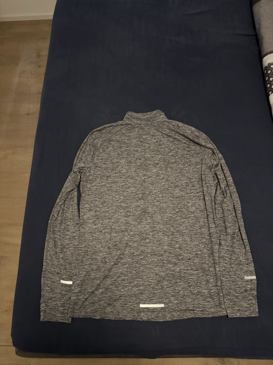 Nike Top: Nike Dri-FIT Running Shirt Grösse L – Usato da Thürnen venduto da Ottoman_Turks69 2