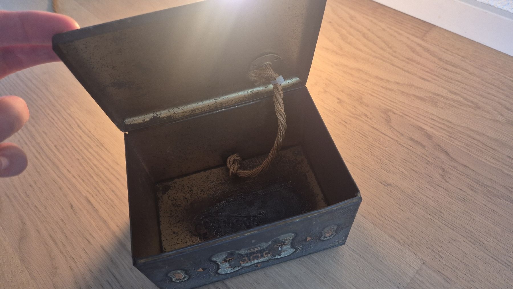 Lampen: Schöne Lampe aus antiker Box – Gebraucht aus Neftenbach von Matterberg 3