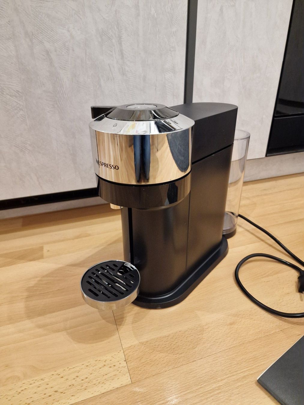 Nespresso Macchine per caffè & Macchine per espresso: Nespresso Vertuo Next Dark Chrome "NEU" – Nuovo (secondo la descrizione) da Buchrain venduto da Sssschaller 3