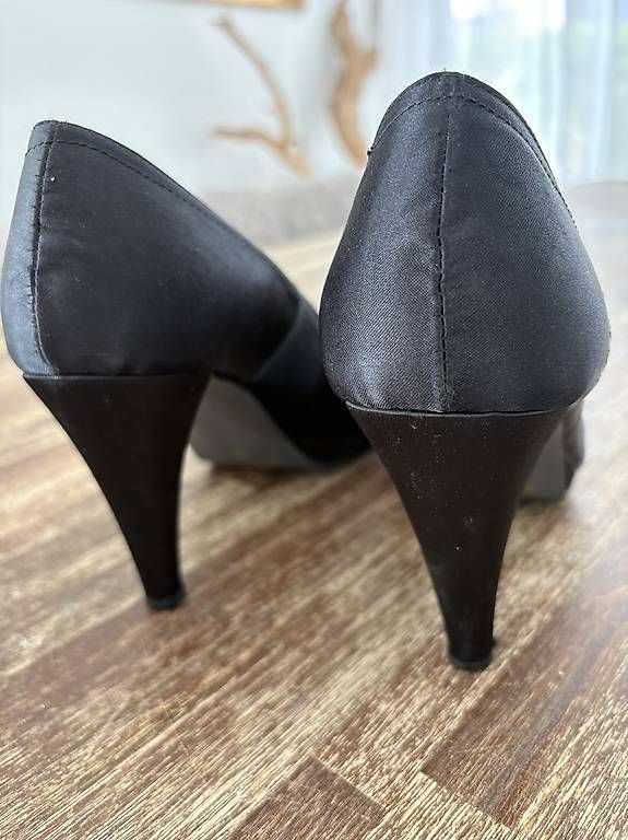 Scarpe da donna: Damenschuhen gr.38 – Usato da Hinwil venduto da camposlu 2