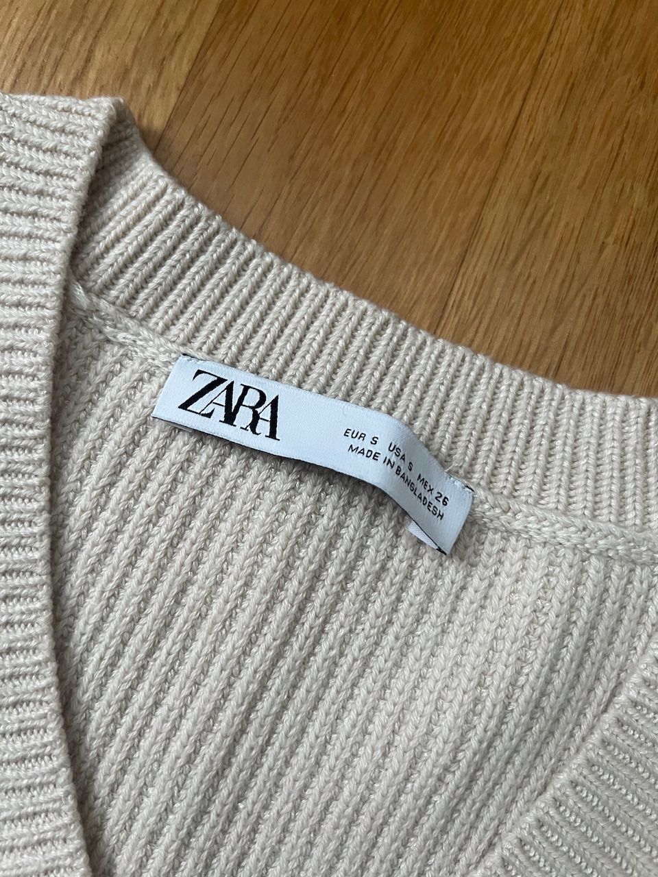 Zara Top: Haut Zara – Usato da Neuchâtel venduto da kat_n6gp 2