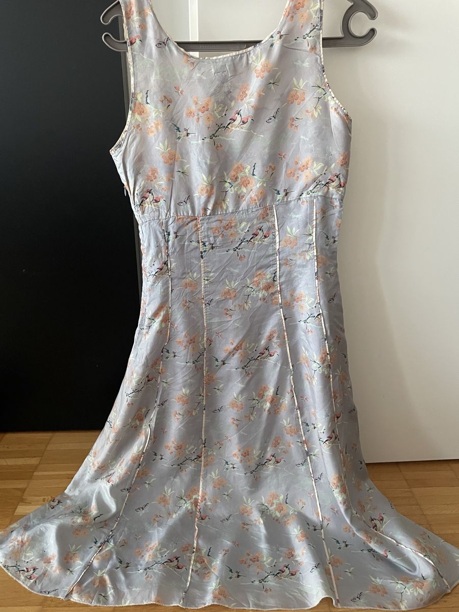 Essentiel Antwerp Robes: ESSENTIEL ANTWERP double sided Silk Size 36 – D'occasion à Neuchatel par shi_9fzw 3