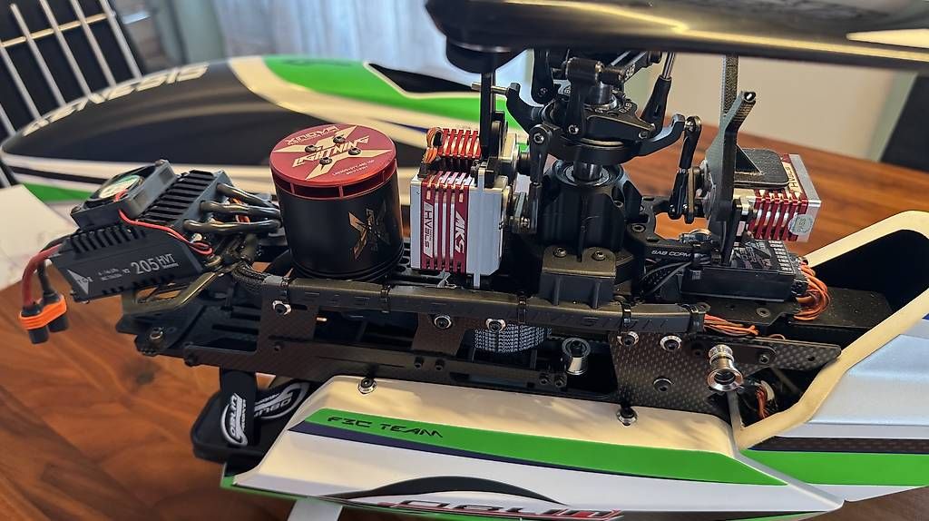 Modellismo RC: SAB Goblin Urukay Genesis F3C  – Usato da Buttwil venduto da Weeking 1