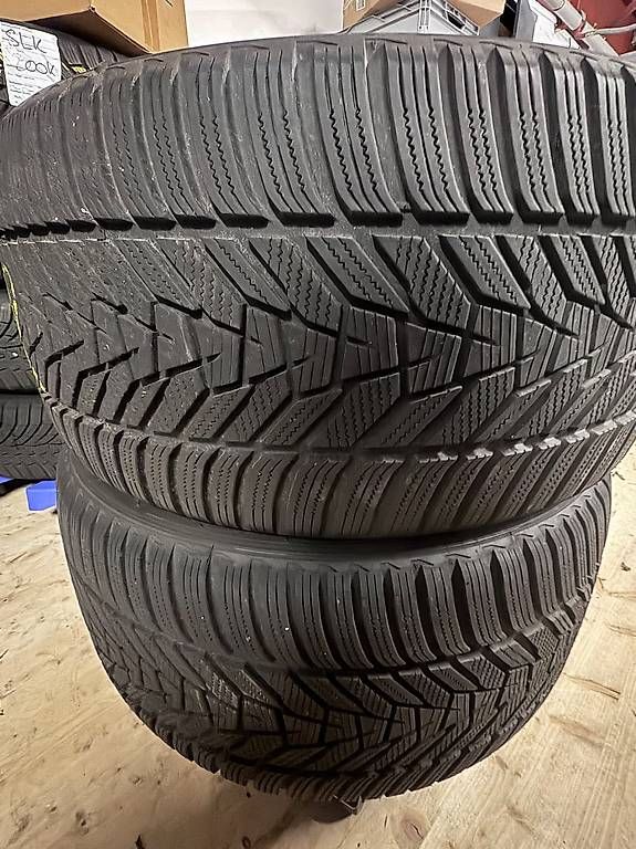 Altro in Scrittura & Disegno: 2x Winterreifen 295/35/21107V  – Usato da Schaffhausen venduto da ranaldoautomobile