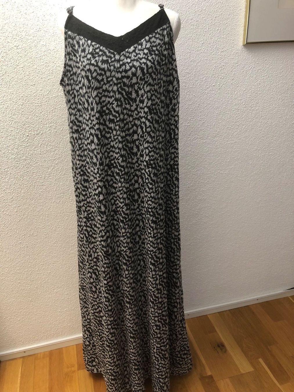 Vestiti: Kleid lang. Gr. 44 – Usato da Wallisellen venduto da watcher01