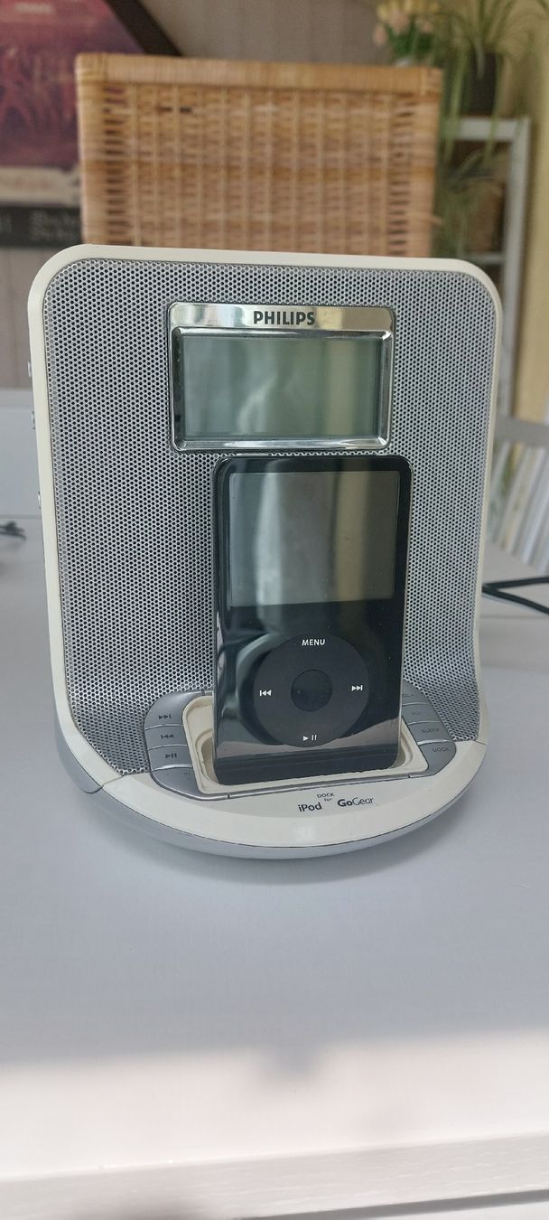 Docking station: Apple iPod Classic + Philips iPod Dockingstation – Usato da Geuensee venduto da Itingen1
