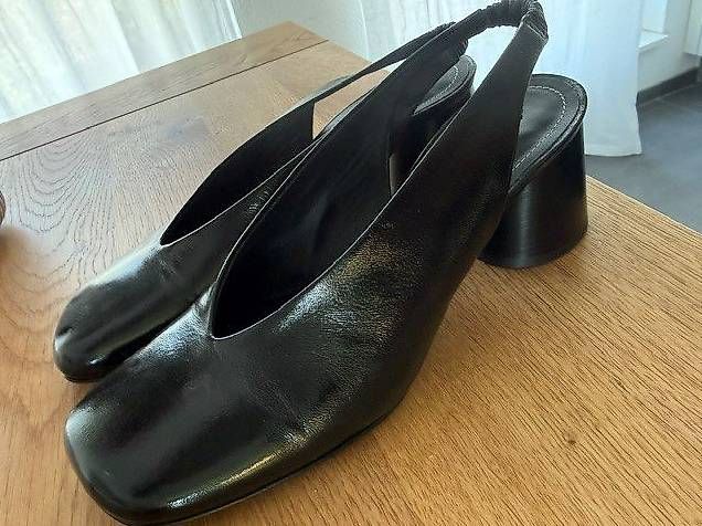 Scarpe da donna: Pumps HALMANERA – Usato da Lyss venduto da Sakeu 2