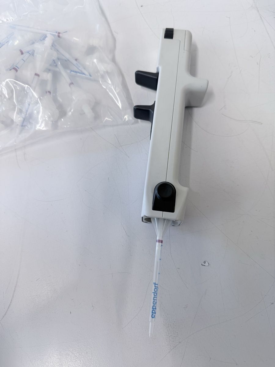Technique médicale: Eppendorf Multipette Plus mit Tips – D'occasion à Schupfart par philippb06 4