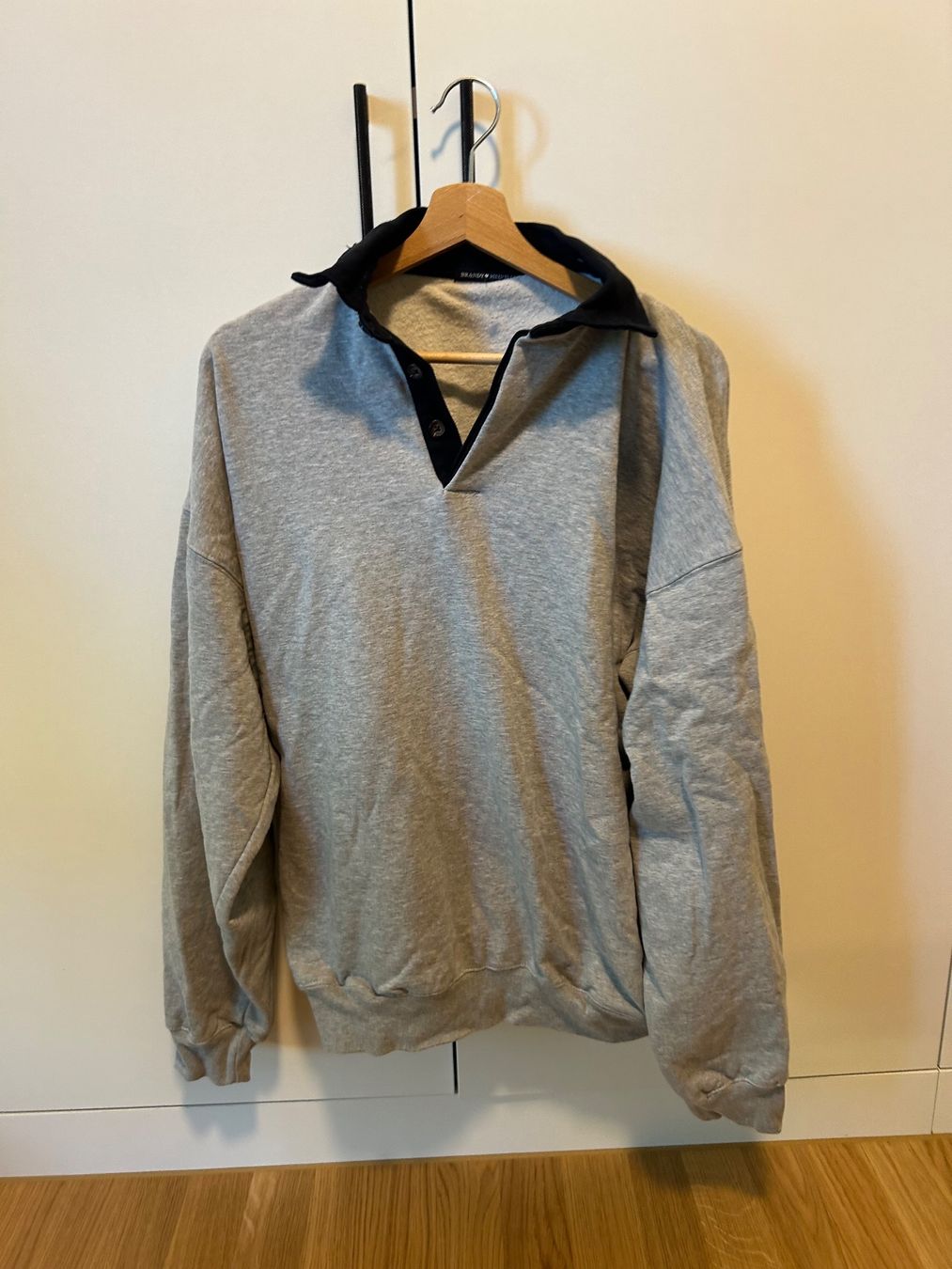 Maglioni & Felpe: Pullover Brandy Melville grau guter Zustand – Nuovo (secondo la descrizione) da Zürich venduto da Dailychic 2