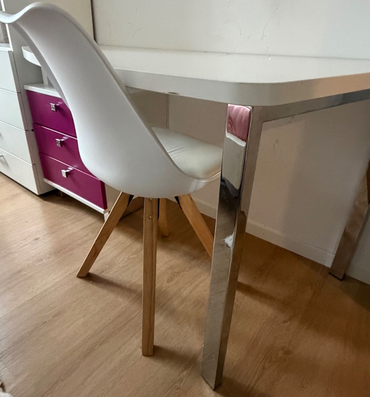 Schreibtische: Schreibtisch – Gebraucht aus  von  2