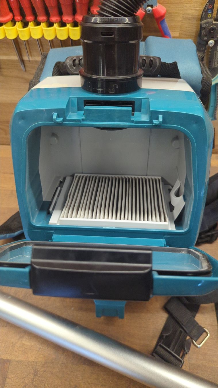 Makita Aspirateurs & Accessoires: Makita Rucksackstaubsauger – D'occasion à Herzogenbuchsee par rou_yyh2 4