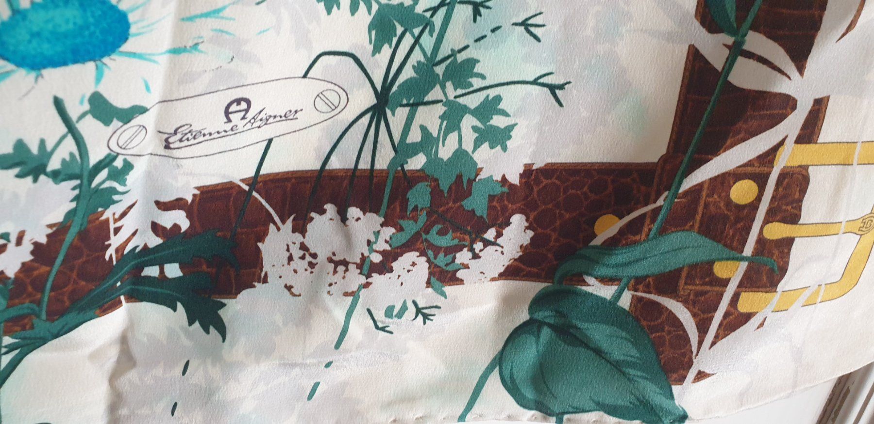 Aigner Foulard & Sciarpe: Foulard Seide Etienne Aigner – Usato da Emmen venduto da magelan 2