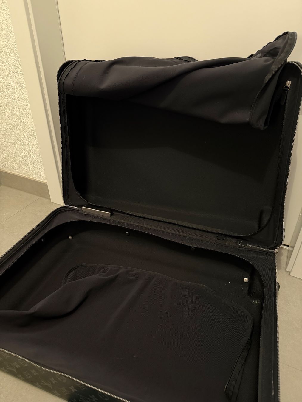 Louis Vuitton Valigie: Louis Vuitton Horizon 70 Koffer - Monogram Eclipse – Usato da Oberburg venduto da Cheysirius 9