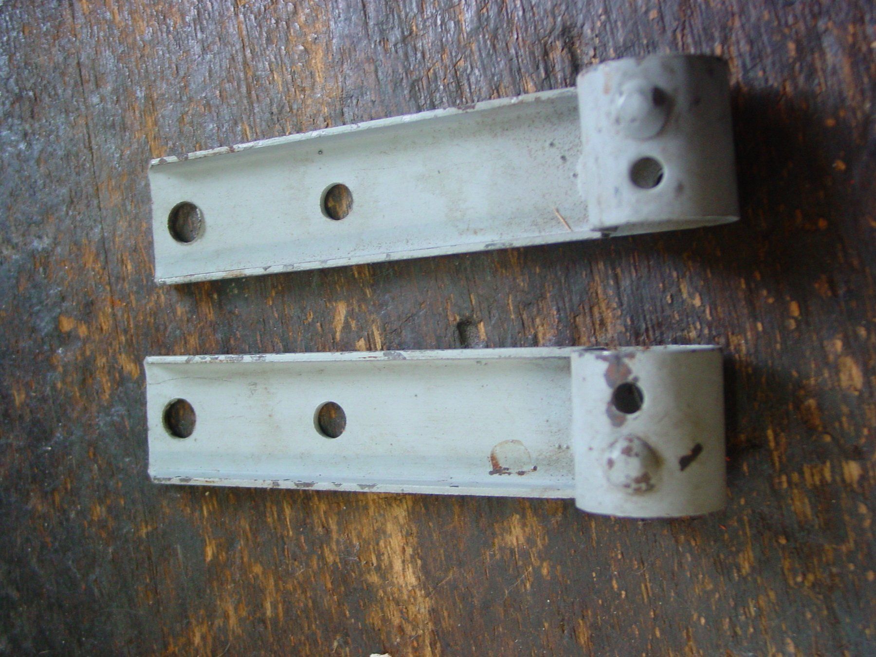 Jeep Tutti pezzi di ricambio auto: Willys Jeep Verdeck Gestänge Halter – Usato da Ursenbach venduto da shopverte 1