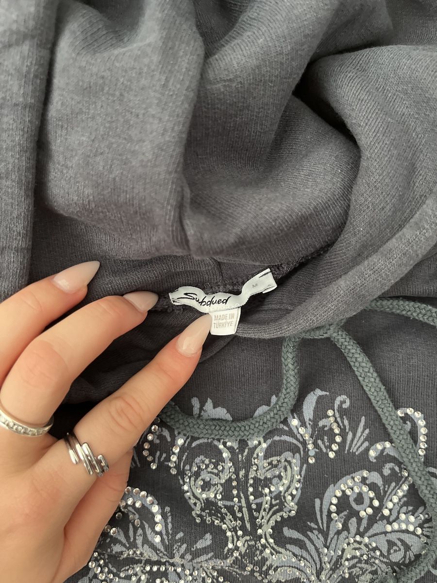 Maglioni & Felpe: Subdued Hoodie – Usato da Balzers venduto da liv_wzl8 1