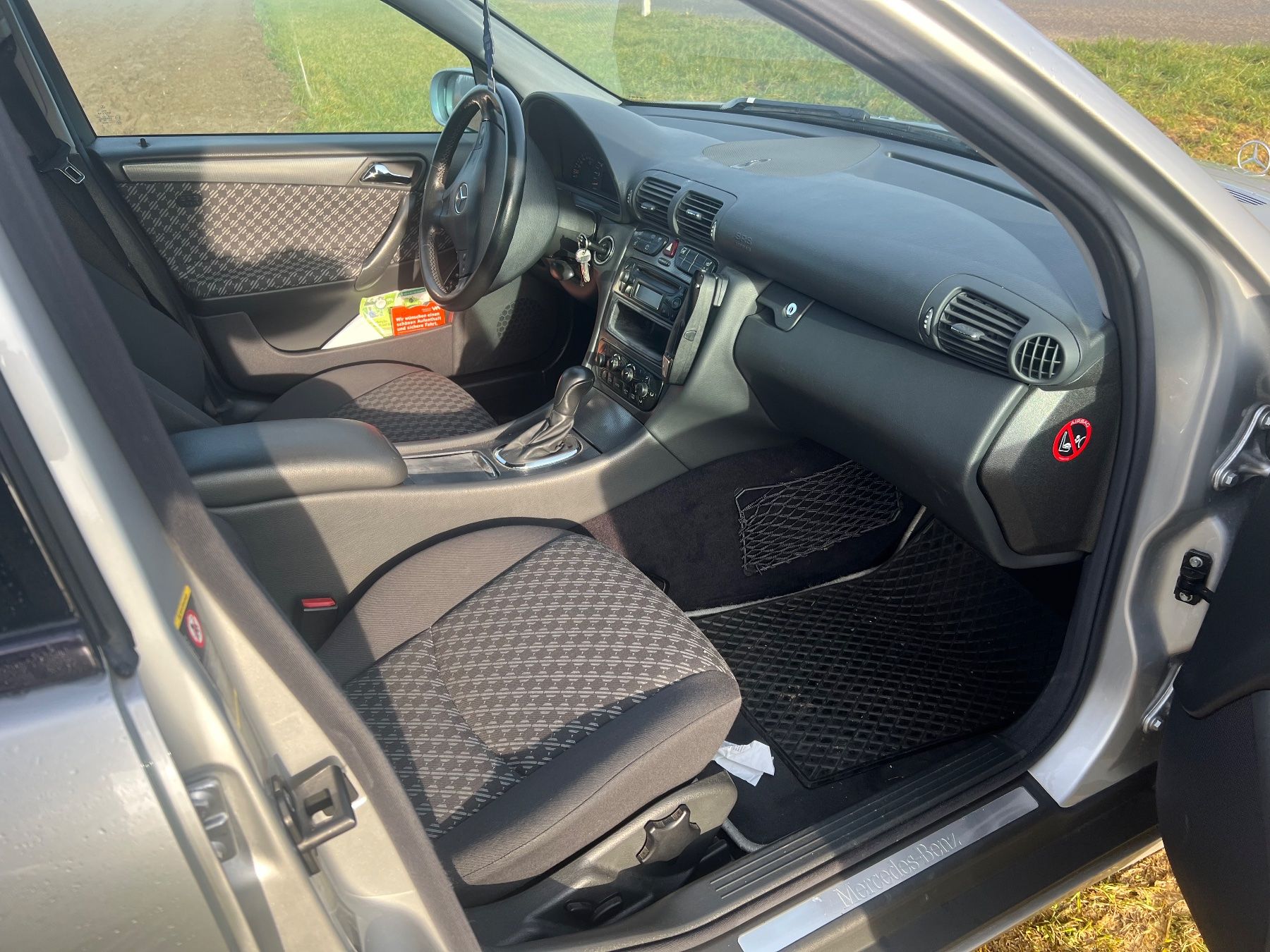 Mercedes-Benz Automobili: Mercedes c180k t 2004 avantgarde – Usato da Winterthur venduto da Hallihallo05 2